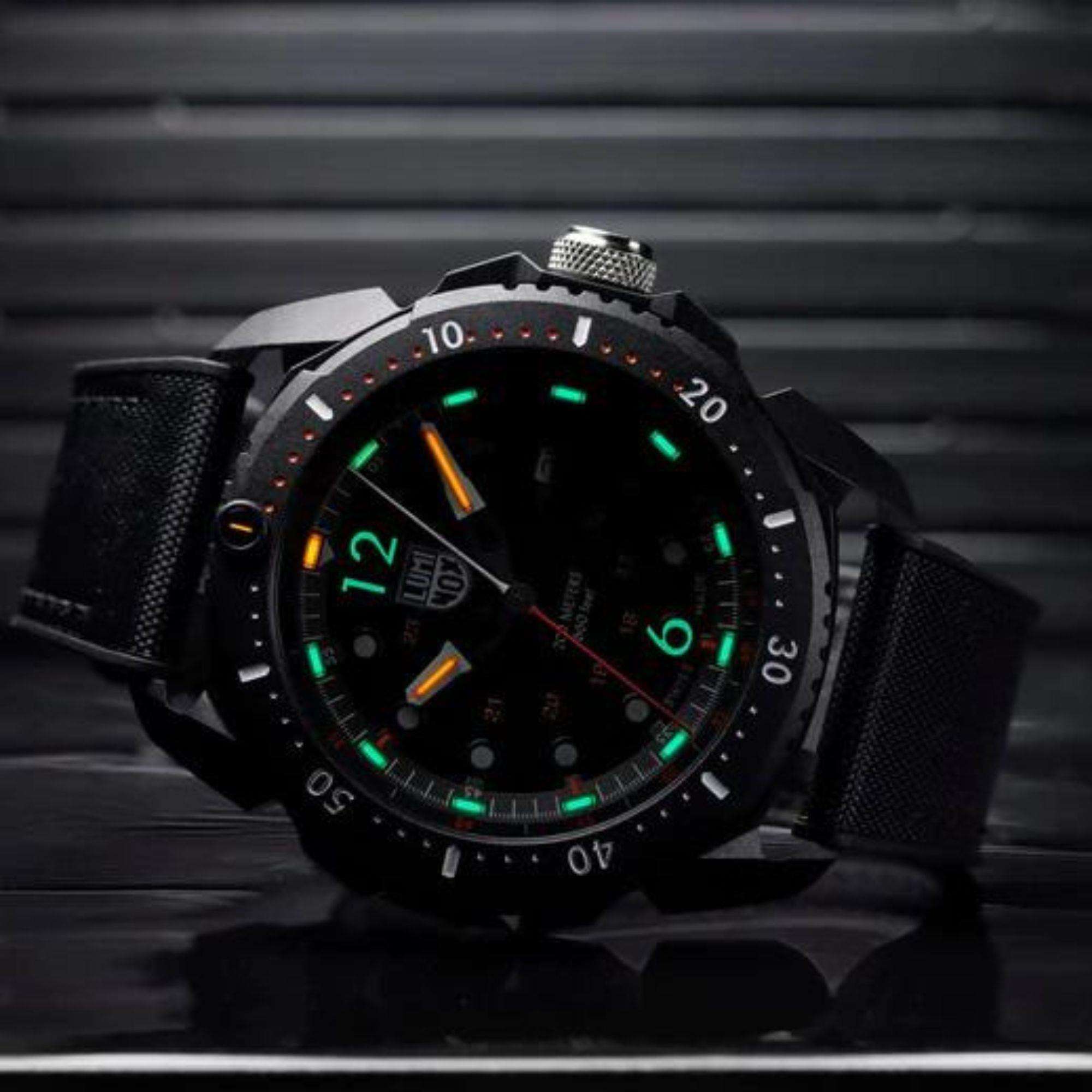 Luminox ICE SAR Arctic 1050 SERIES Black Dial with Black Rubber Strap