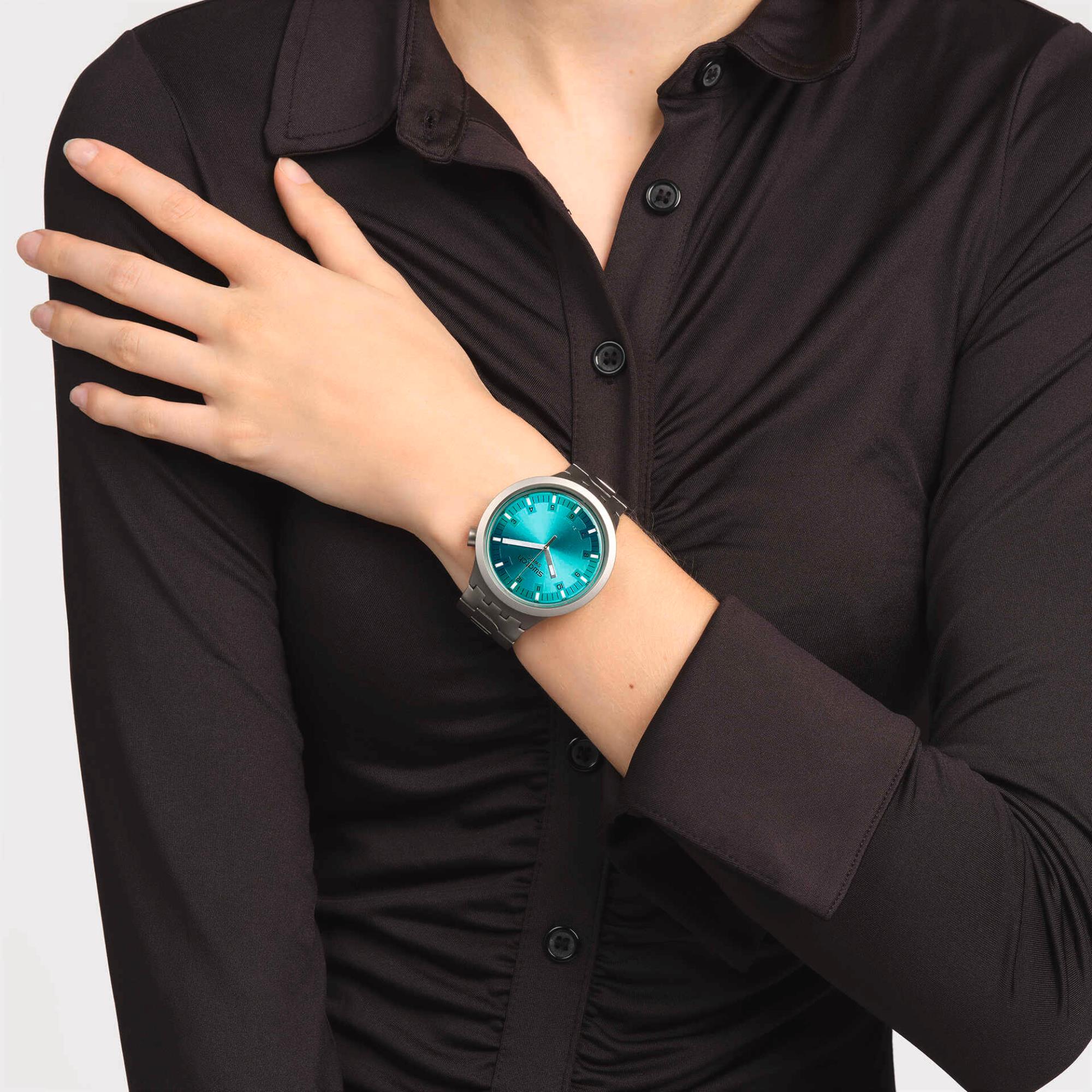 Swatch Big Bold Aqua Shimmer Face Quartz Blue Dial Stainless Steel Bracelet Unisex Watch SB07S100G