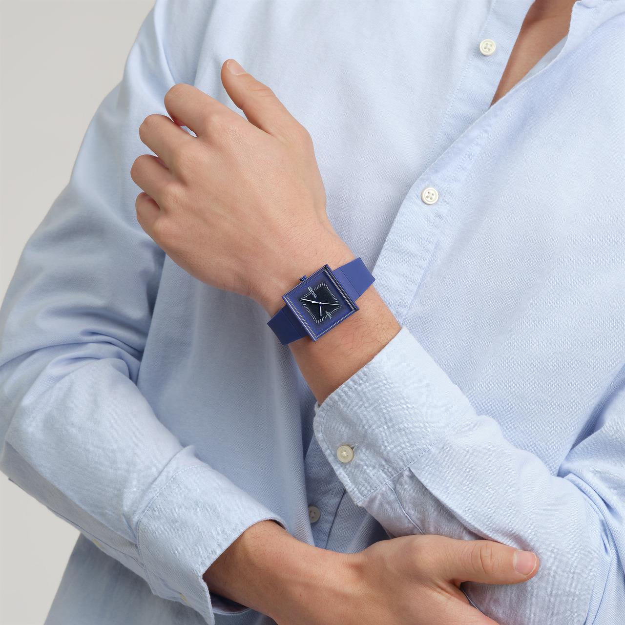 Swatch Squarely Blacklight Dark Blue Dial Silicone Strap Unisex Watch SO34N700