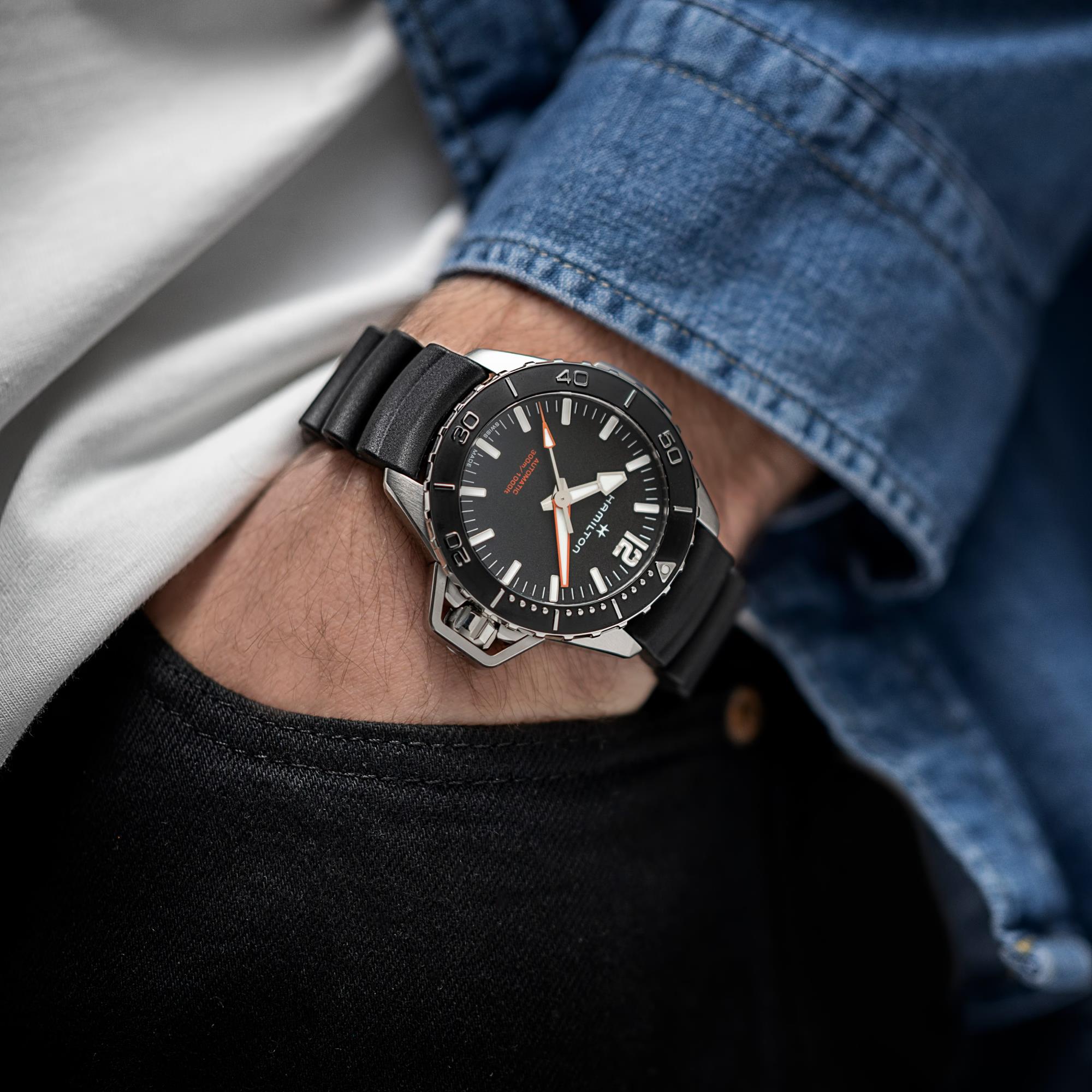 Hamilton Khaki Navy Frogman Automatic Black Dial Rubber Strap Men's Watch H77825330