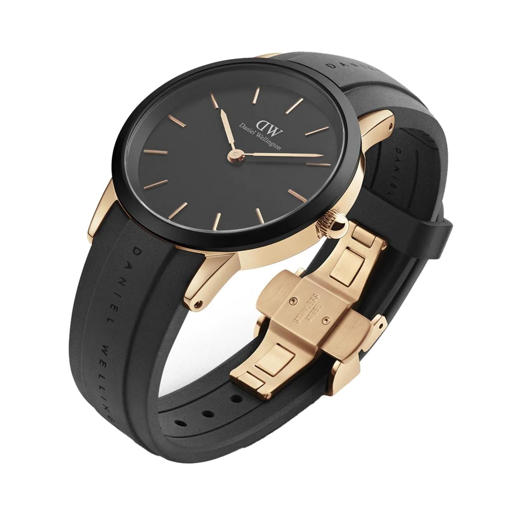 Daniel Wellington Iconic Motion Quartz Black Dial Rubber Strap Men's Watch DW00100611