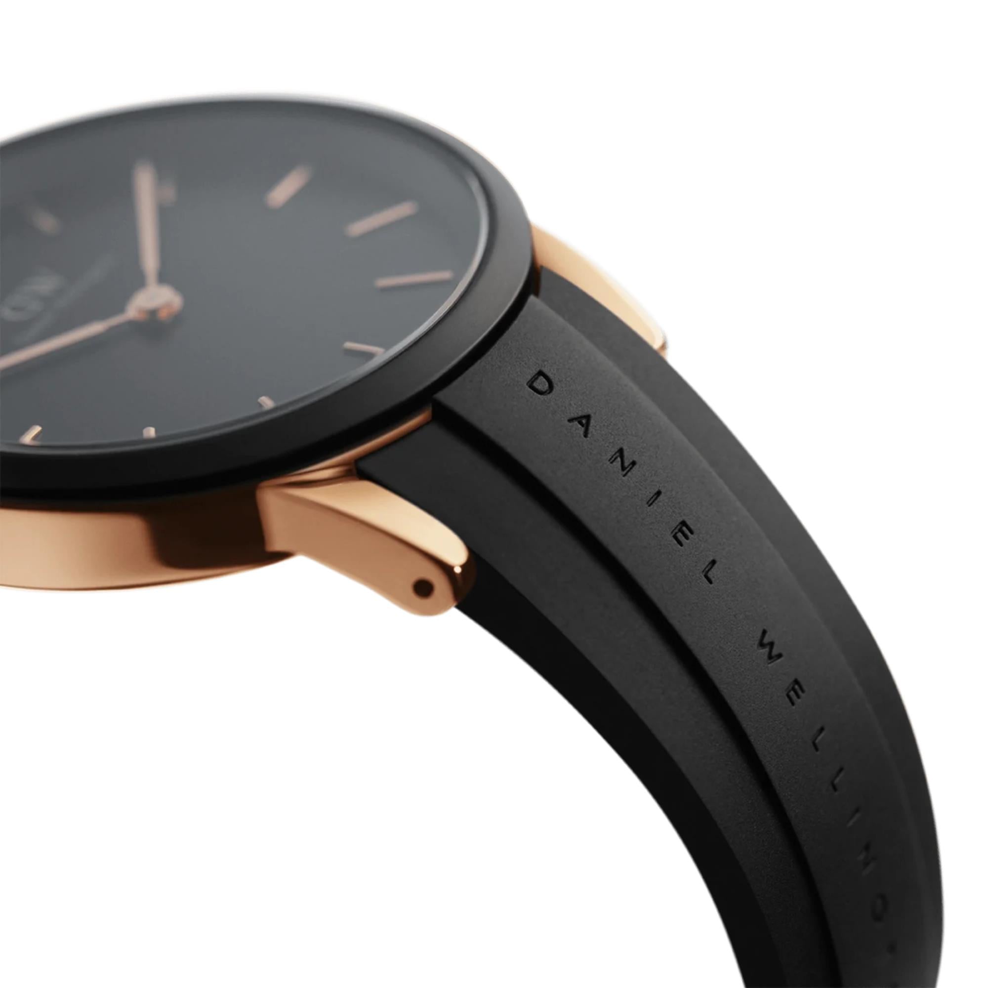 Daniel Wellington Iconic Motion Quartz Black Dial Rubber Strap Men's Watch DW00100611