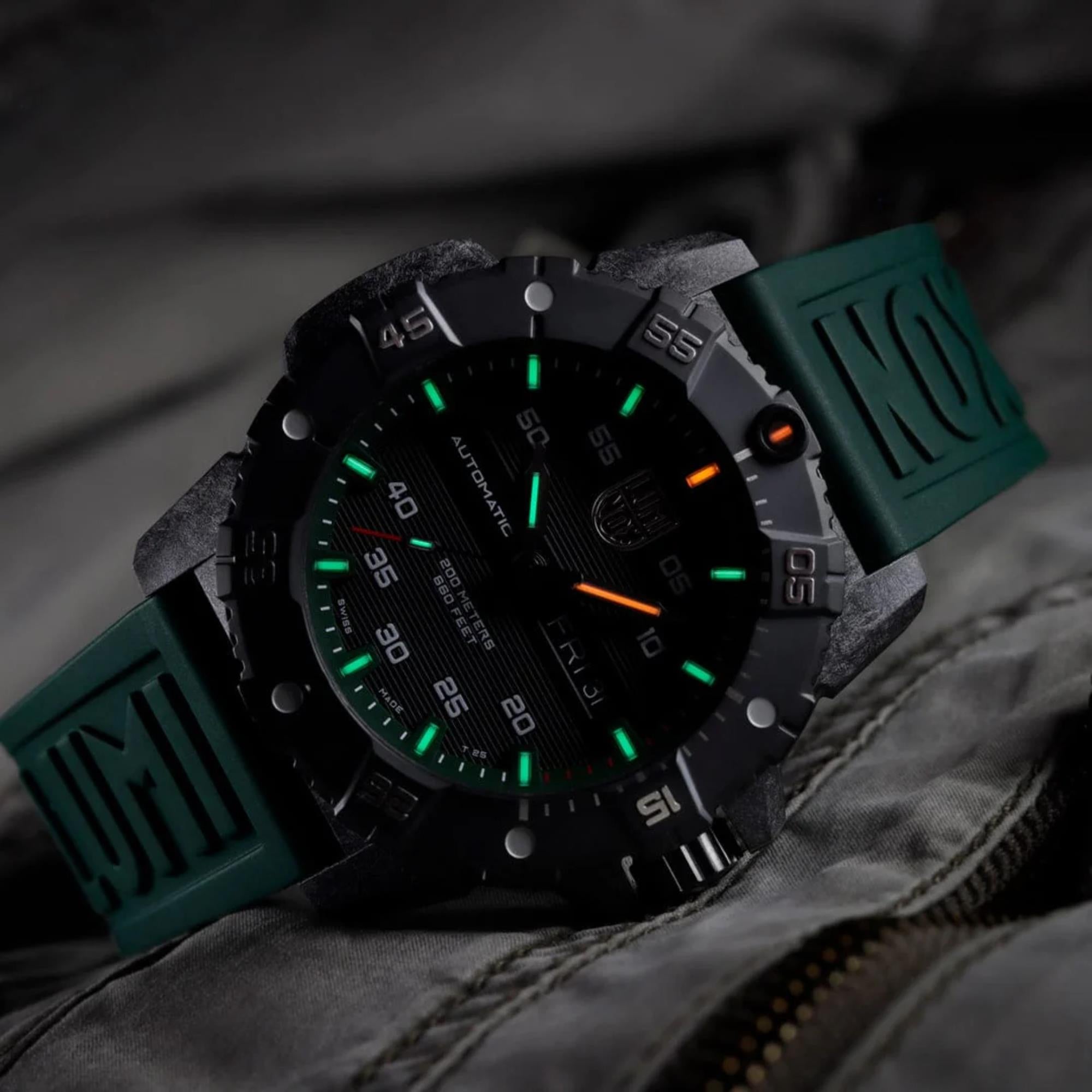 Luminox Master Carbon Seal 3860 Series Automatic Grey Dial Green Rubber Strap Men's Watch XS.3877