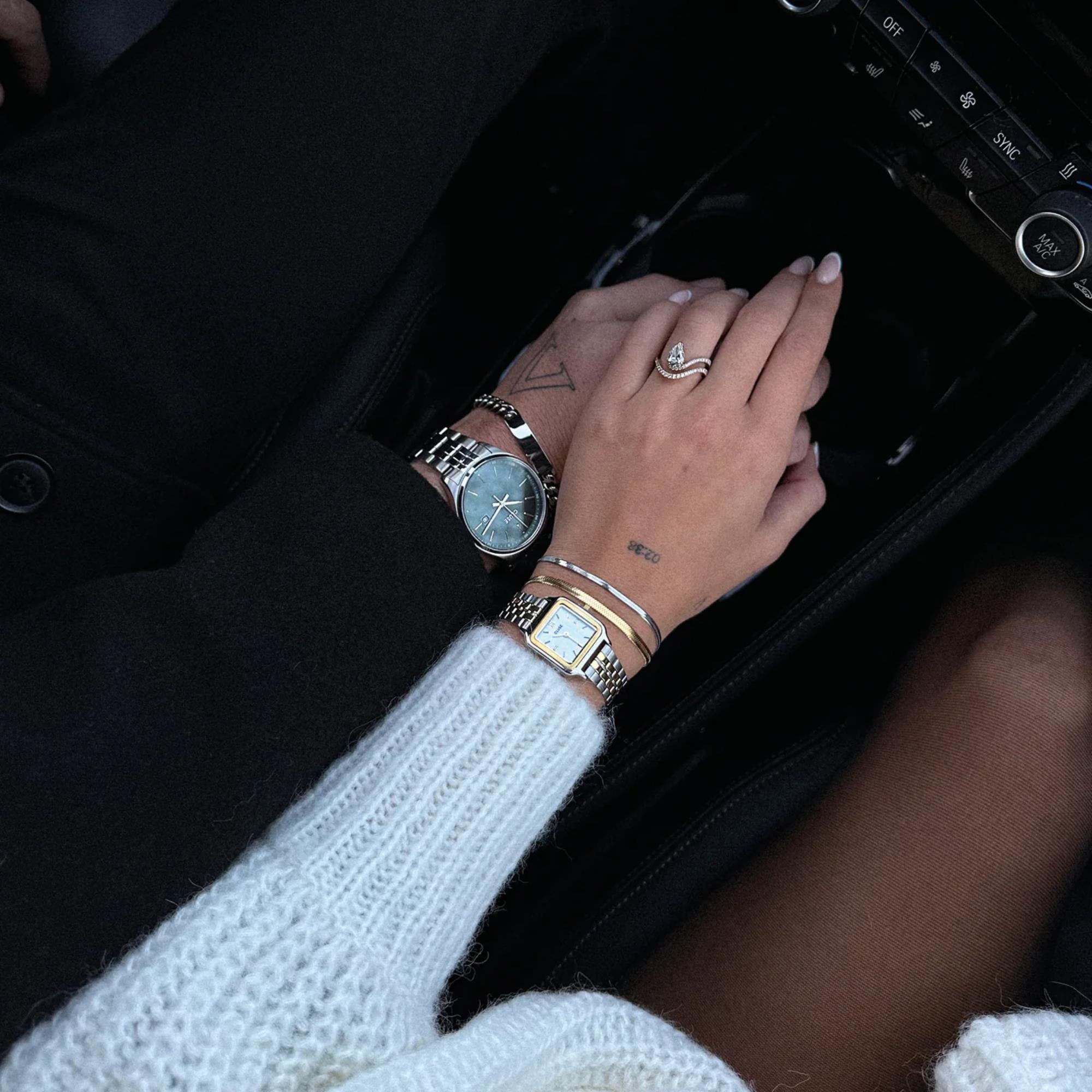 CLUSE Gracieuse Petite Quartz White Dial Steel Strap Women's Watch CW11801