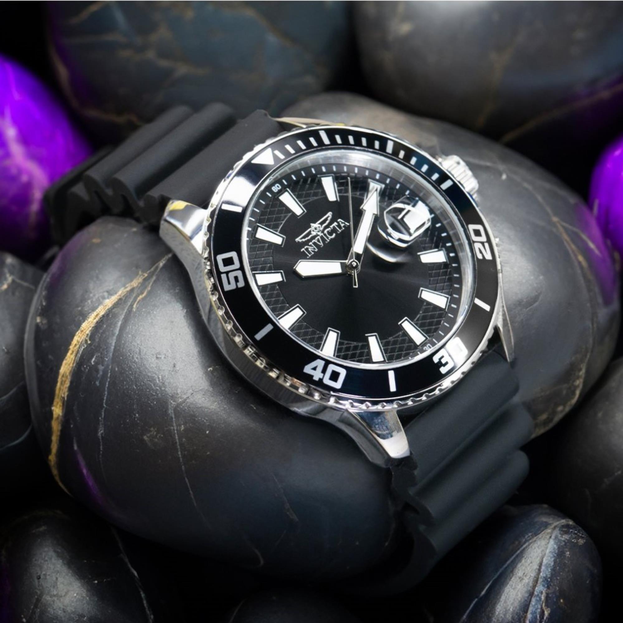 Invicta Pro Diver Quartz Black Dial Silicone Strap Men's Watch 46087