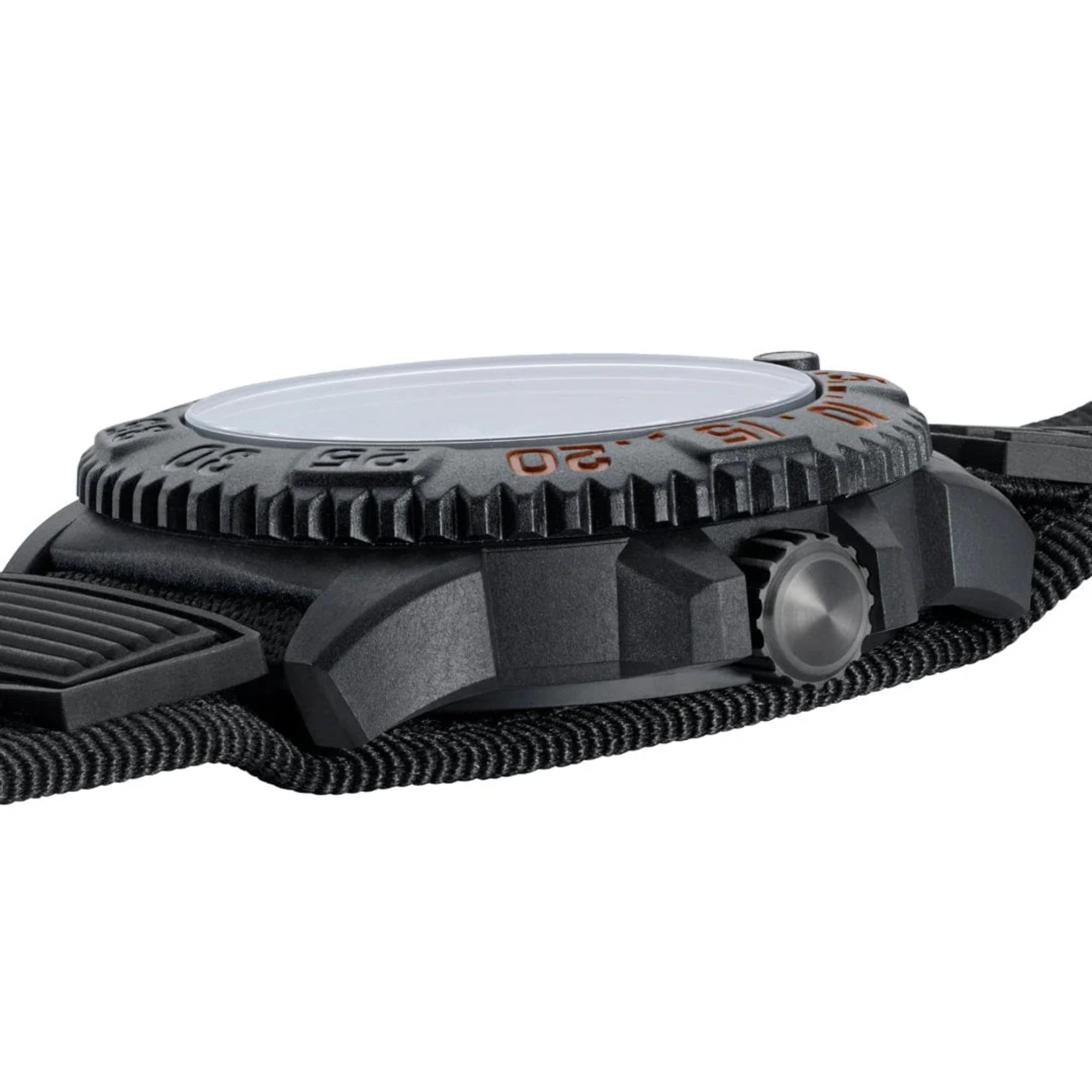 Luminox Navy Seal 3050 Pirate Watch Limited Edition Black Dial Velcro Fast Strap Men's Watch XS.3051.PIR.LE