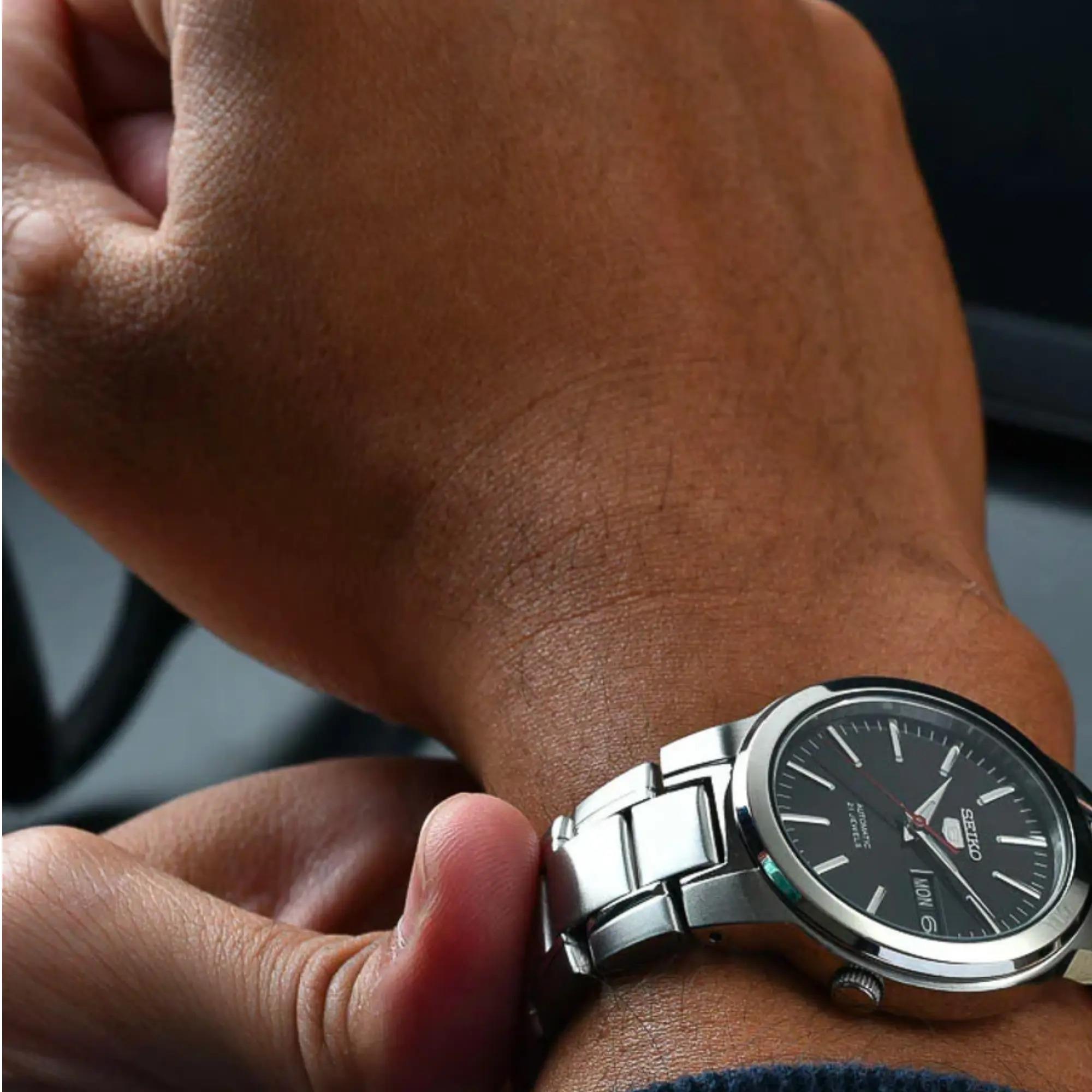 Seiko 5 Automatic Black Dial Stainless Steel Men's Watch SNKA07K1