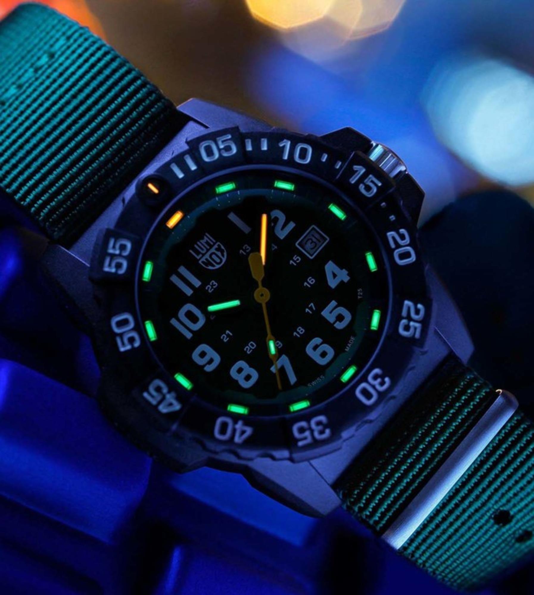 LUMINOX NAVY SEAL 3500 SEA SERIES Green Dial Men's Watch XS.3517.L