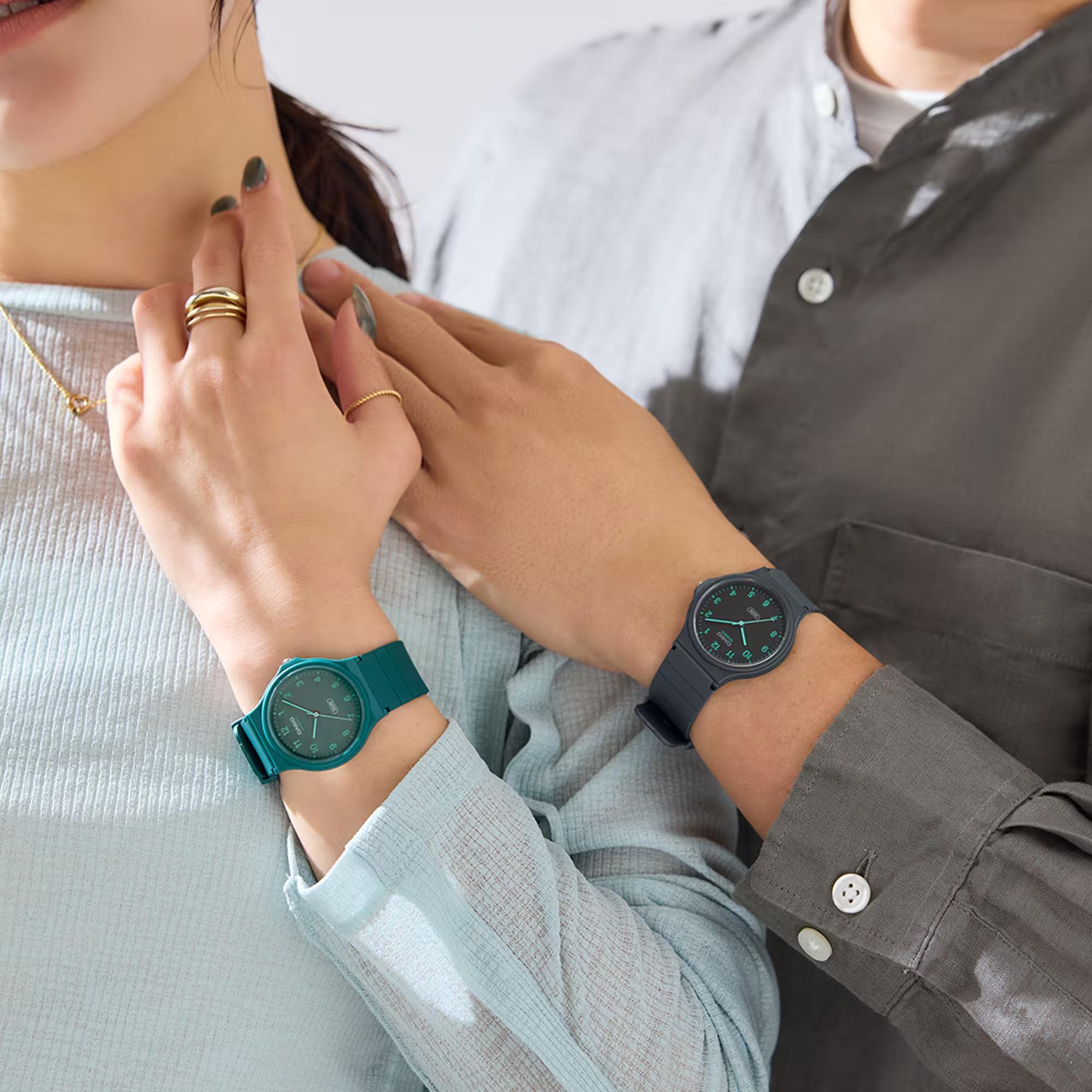 Casio Timeless Classic Analog Green Dial Resin Strap Unisex Watch MQ-24B-3BEF