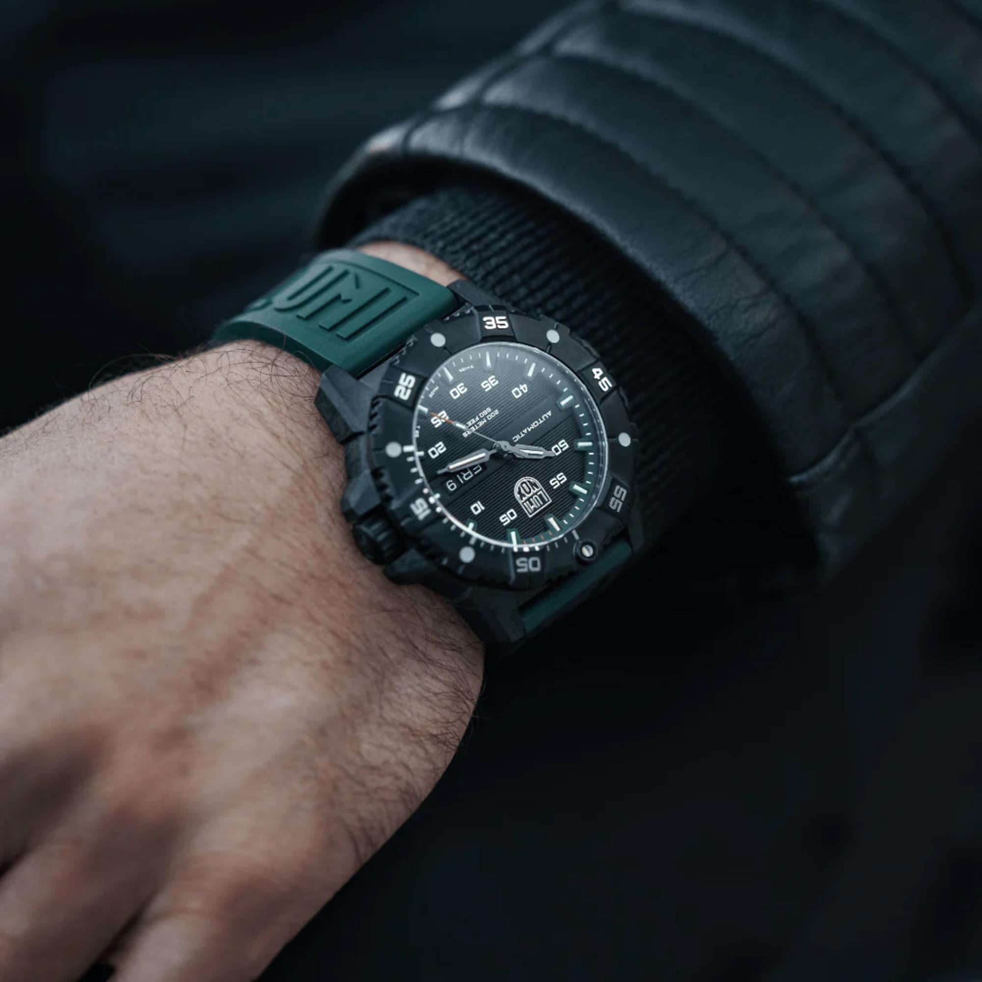 Luminox Master Carbon Seal 3860 Series Automatic Grey Dial Green Rubber Strap Men's Watch XS.3877