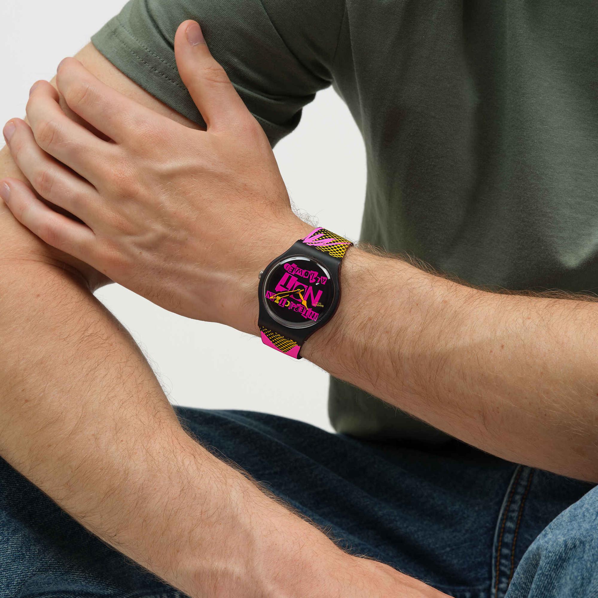 Swatch No Rules Distort Mode Black Dial Silicone Strap Unisex Casual Watch SO32B121