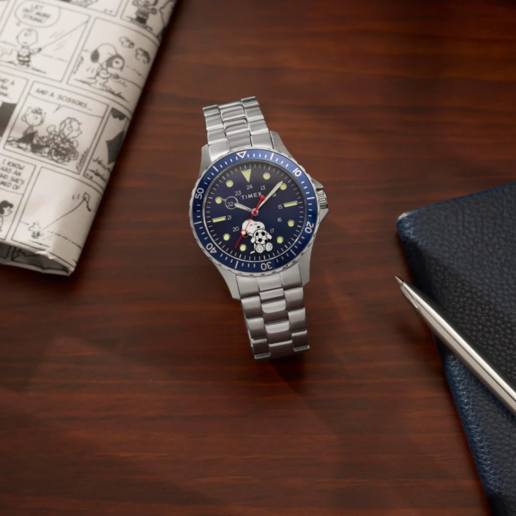 Timex Peanuts Snoopy Soccer Quartz Blue Dial Steel Strap Men's Watch TW2Y53900