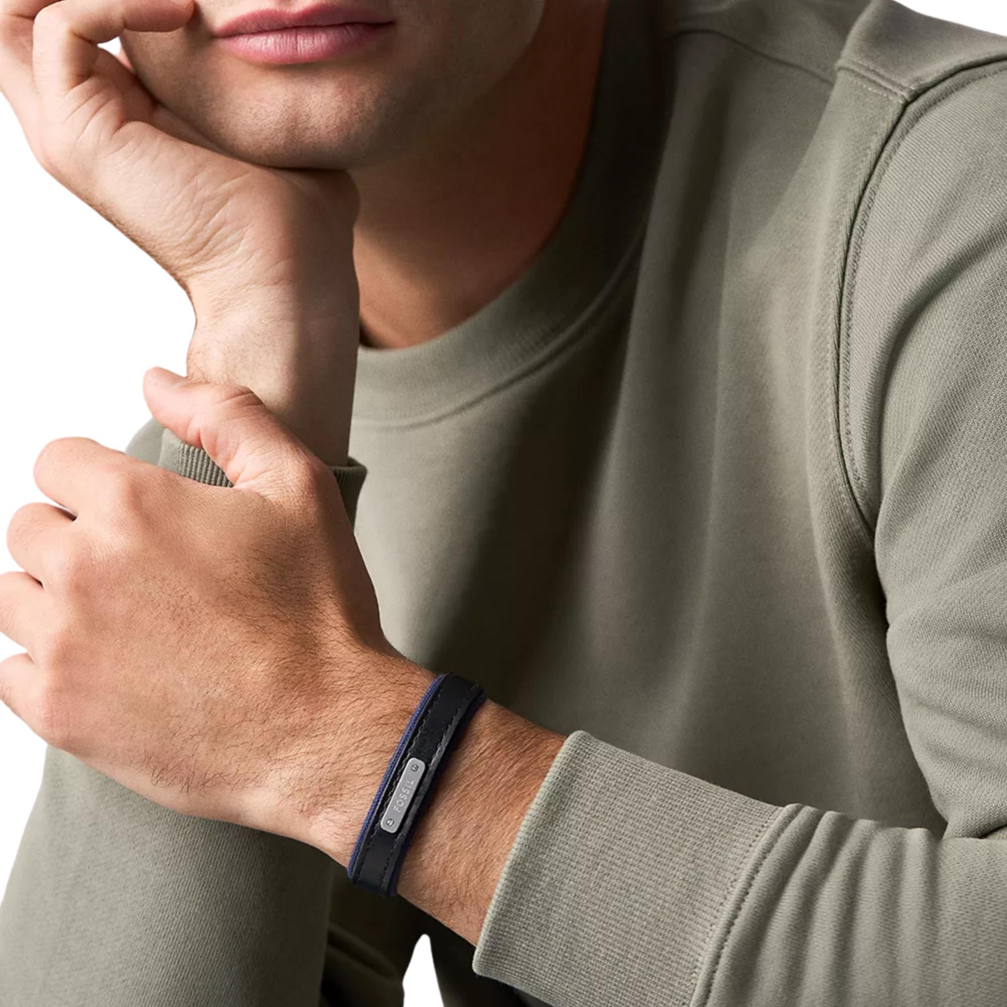Fossil Everett Colour Pop Midnight Blue and Black Leather Strap Men's Bracelet JA7316998