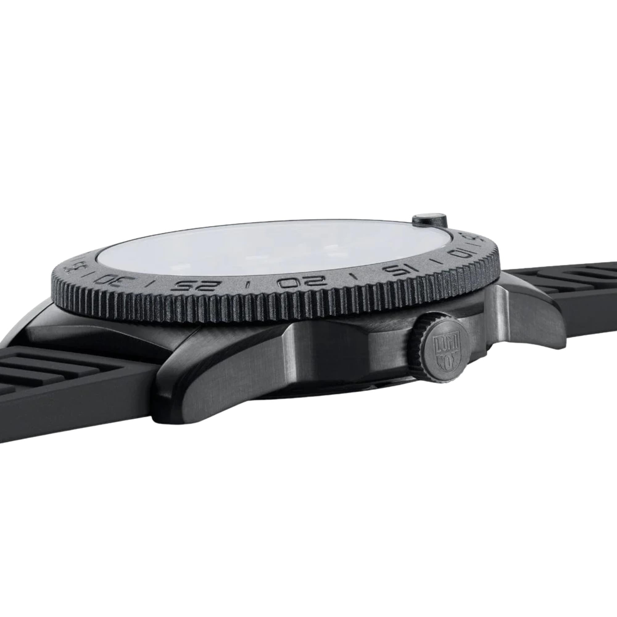 Luminox Pacific Diver 44mm Black Dial Rubber Mens Quartz Watch XS.3121