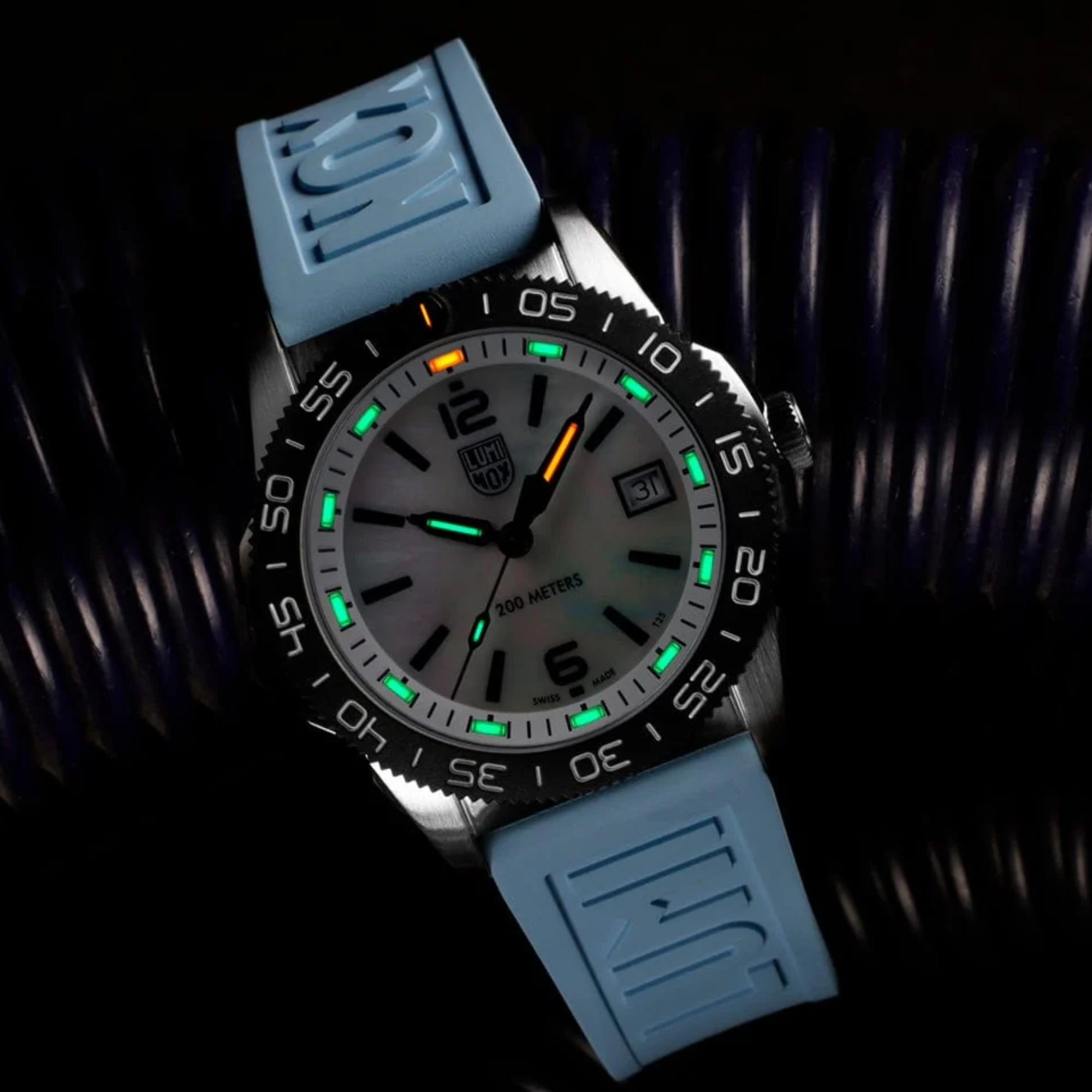 Luminox Pacific Diver Ripple Mother Of Pearl Dial Rubber Watch XS.3124M
