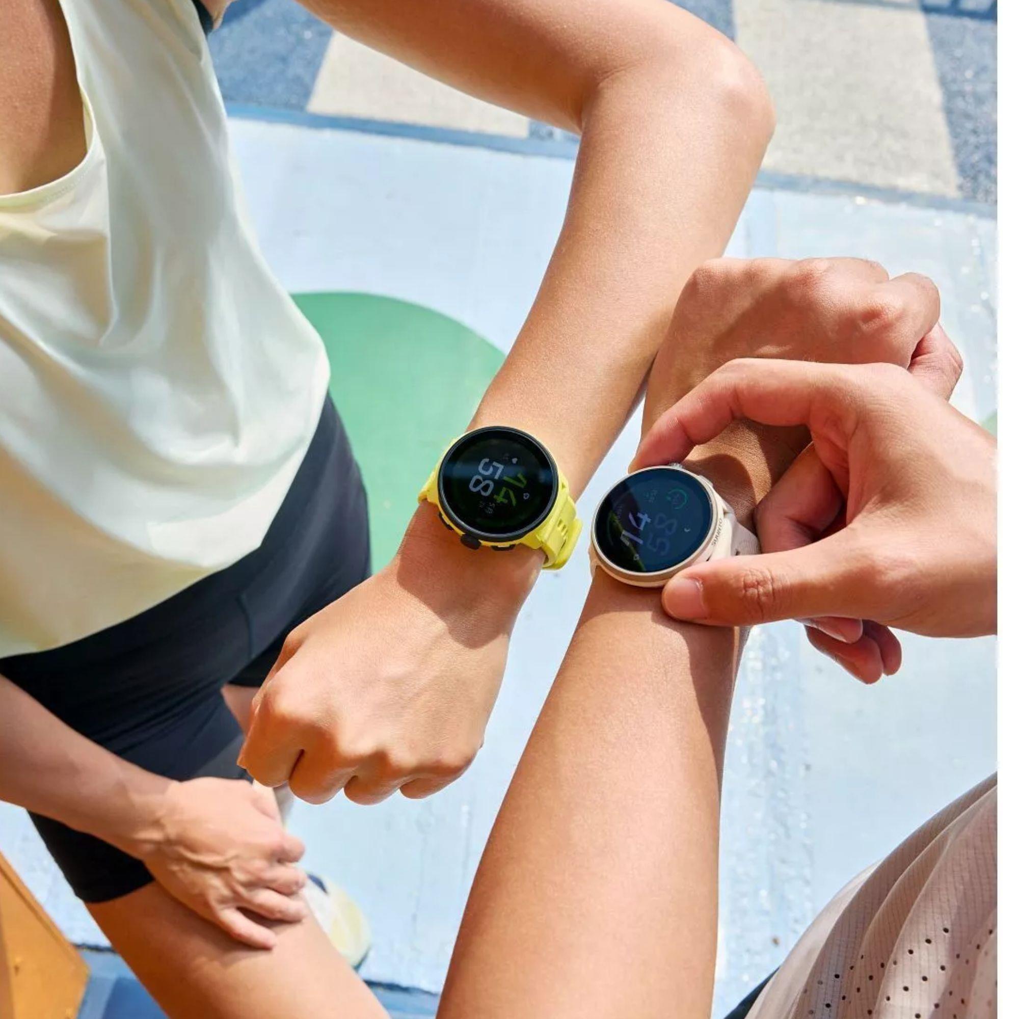 Suunto Run Frost Gray Digital Silicone Strap Unisex Smart Watch SS051273000