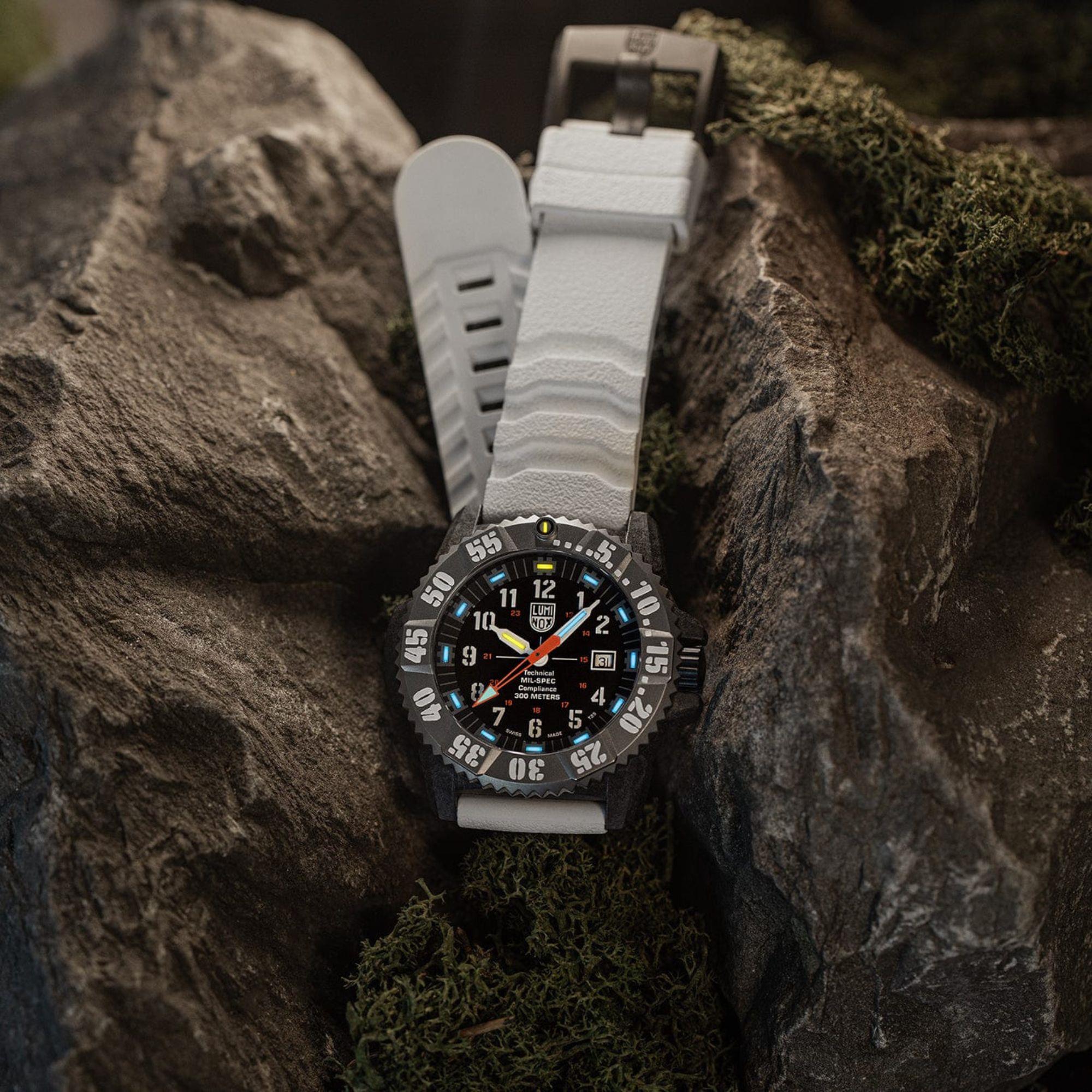 Luminox MIL-SPEC Inspired Black Dial Rubber Strap Men's Watch XL.3359.2