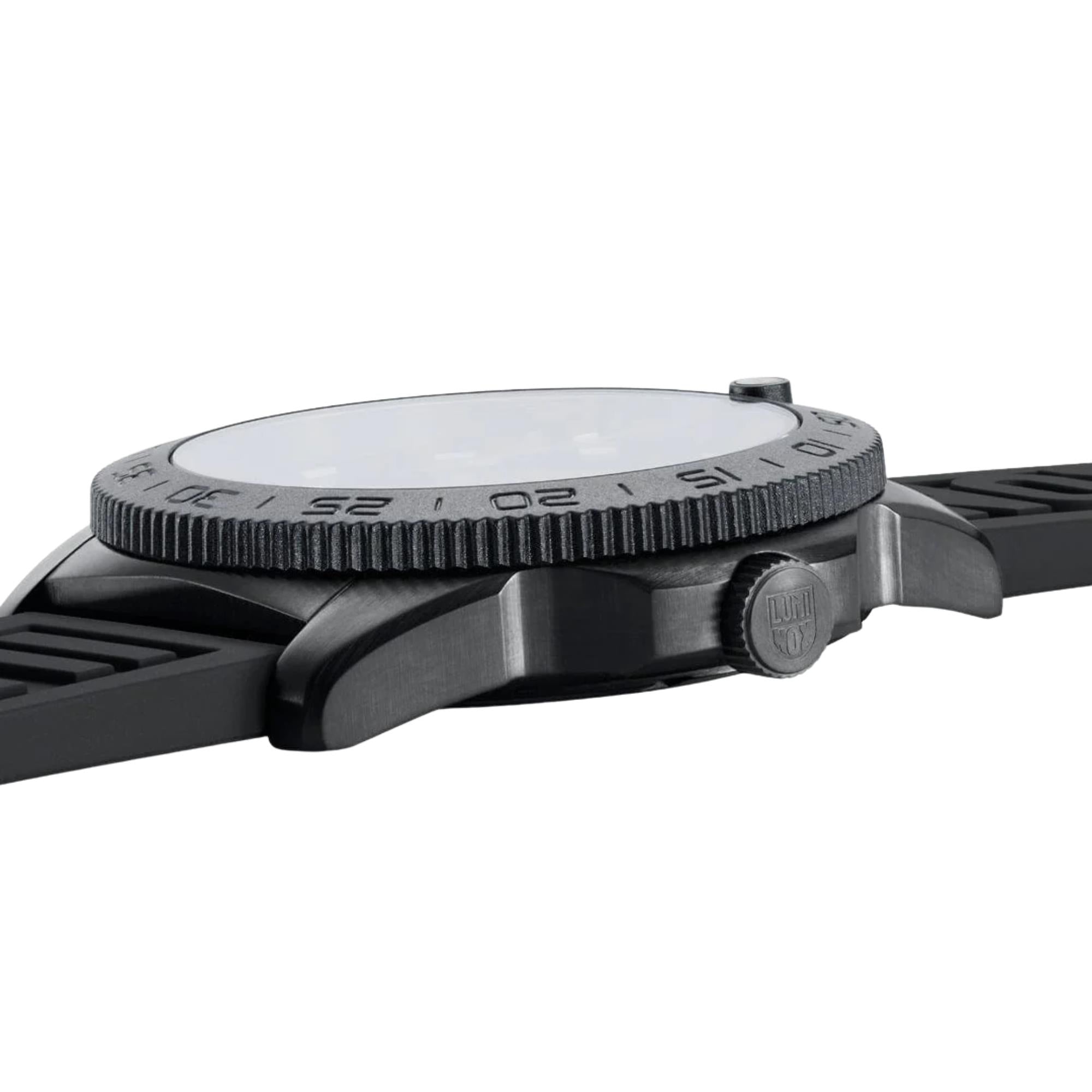 Luminox Pacific Diver 44mm Green Dial Rubber Mens Quartz Watch XS.3137.B