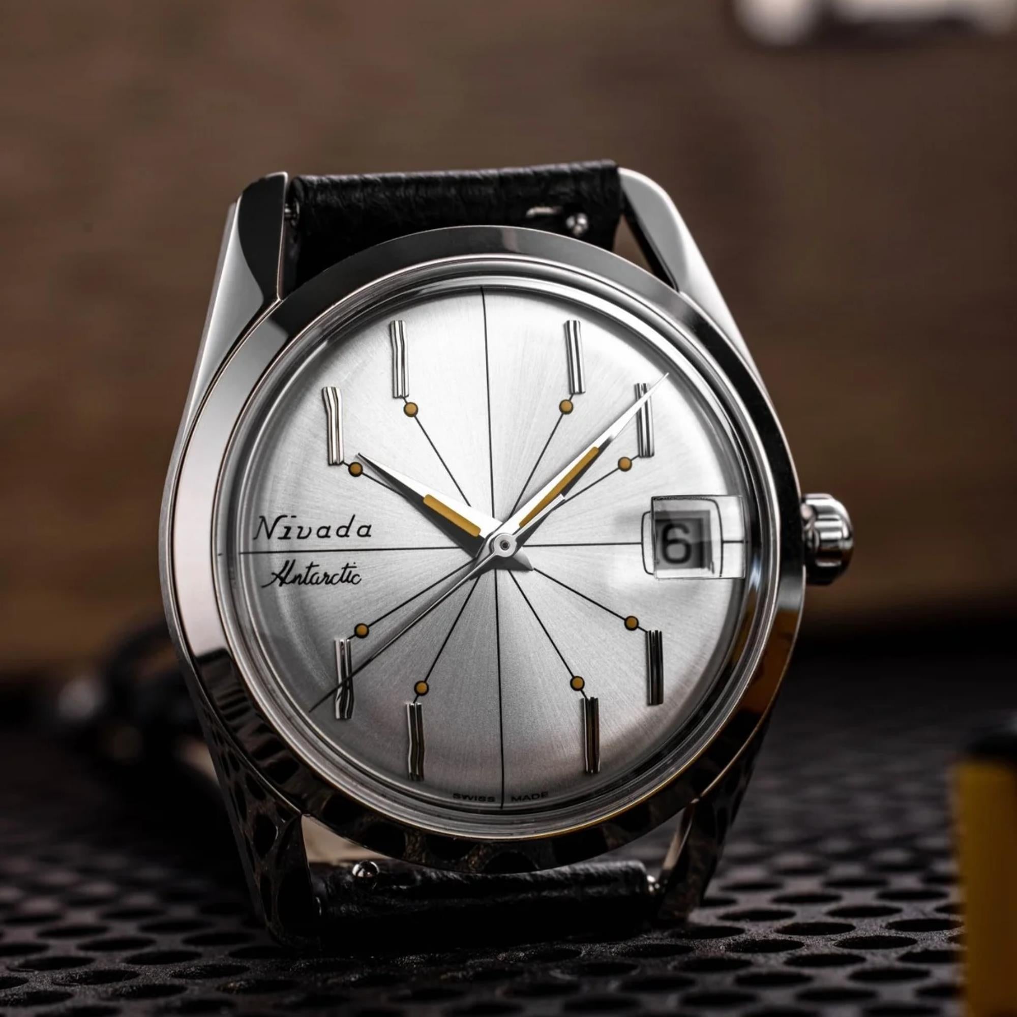Nivada Grenchen Antarctic Spider 35mm Silver Dial Rubber Mens Manual-Wind Watch 35012M01