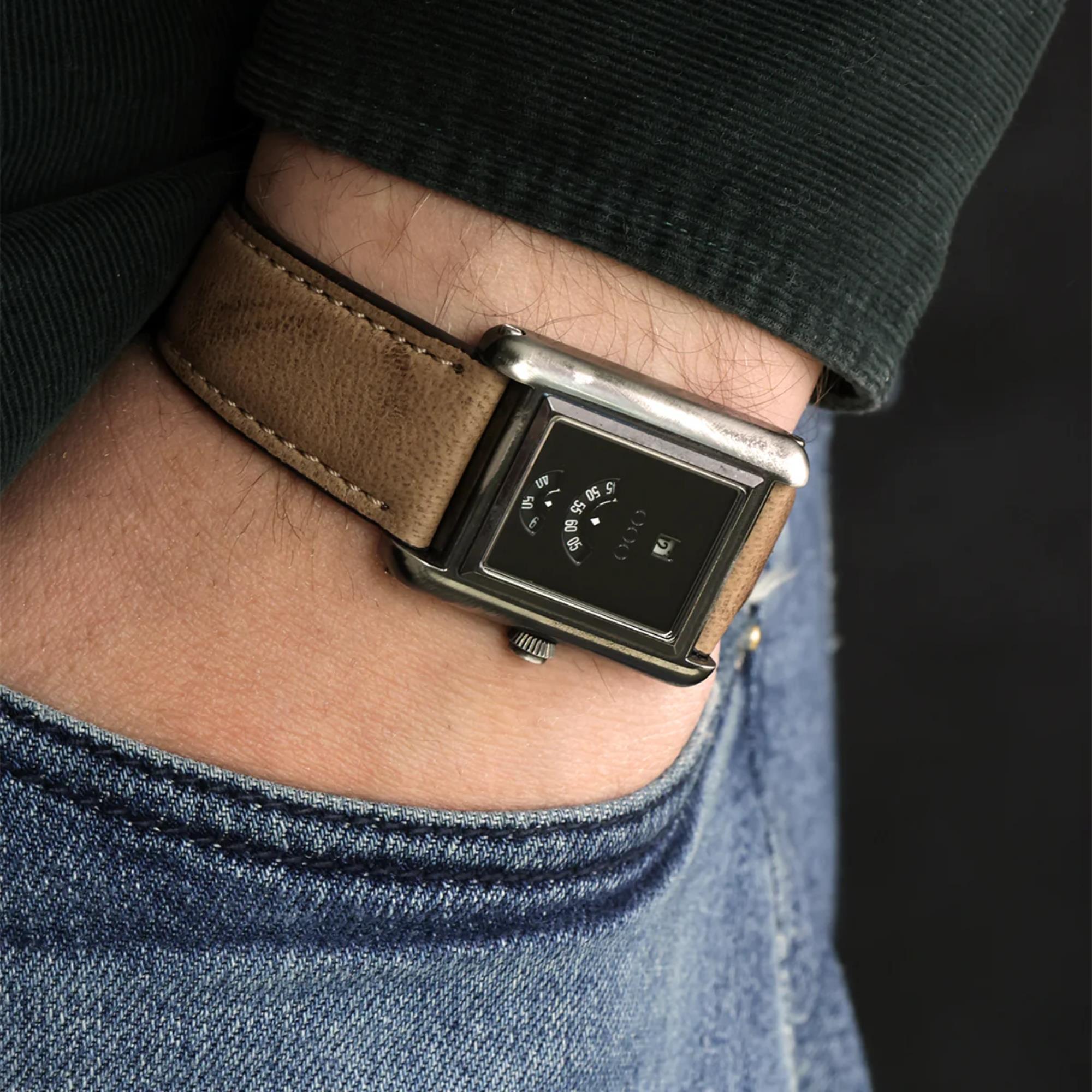 Out of Order Forma Venti Jump Hour 32mm Lacquered Black Dial Leather Automatic Watch F20BLK.OOO