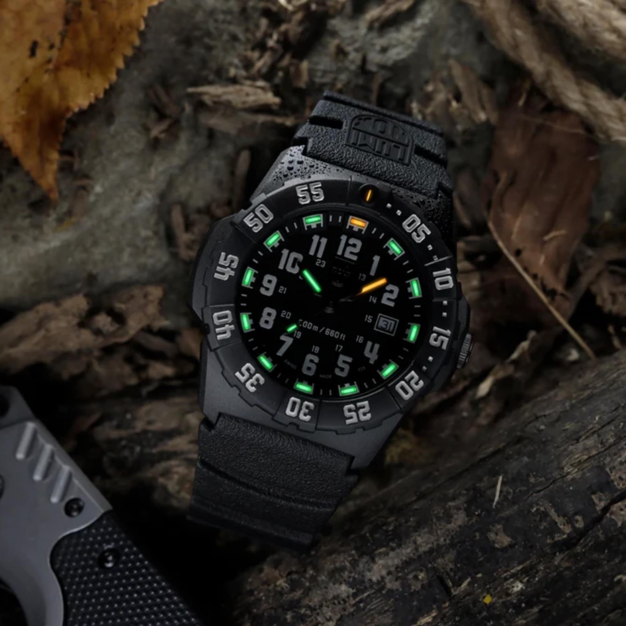 Luminox Navy SEAL 3550 Series 44mm Black Dial Rubber Mens Quartz Watch XS.3551