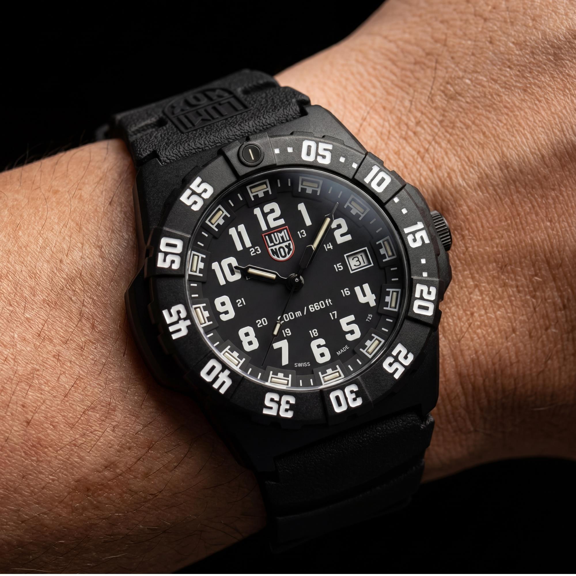 Luminox Navy SEAL 3550 Series 44mm Black Dial Rubber Mens Quartz Watch XS.3551