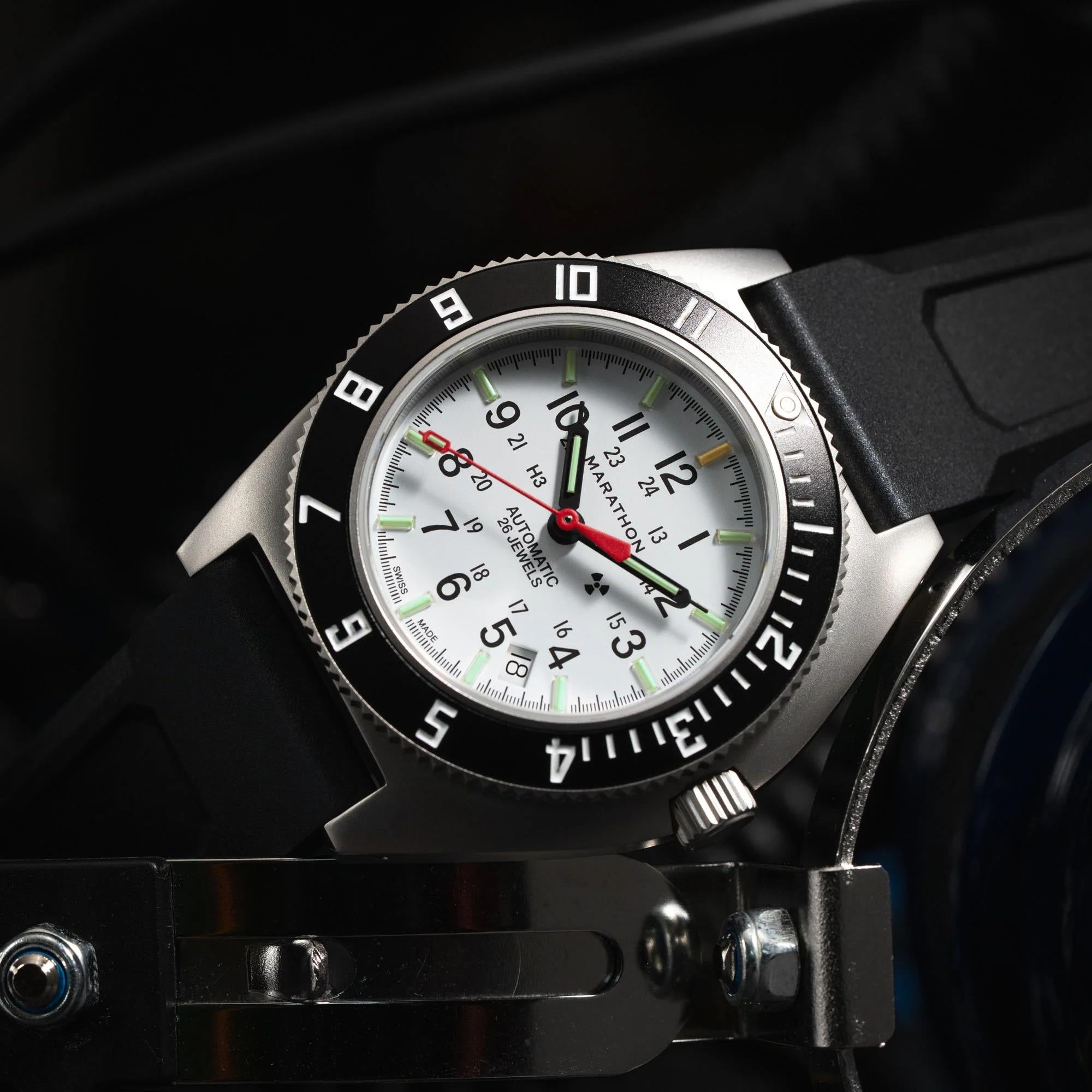 Marathon Navigator Arctic SSNAV-D 41mm White Dial 3-Piece Rubber Mens Automatic Watch WW194030SS-0530