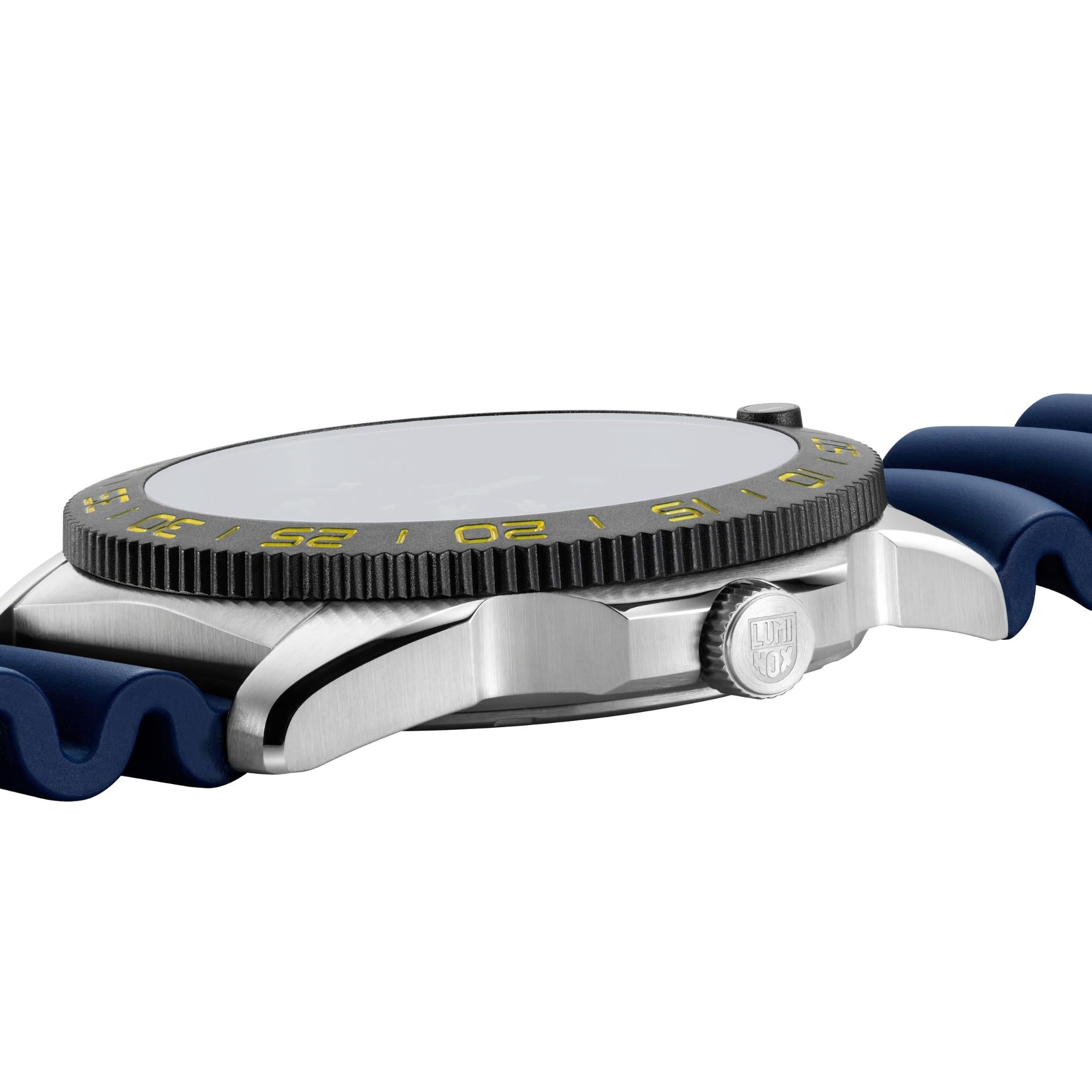 Luminox Pacific Diver FORCE BLUE 3120 Series 44mm Blue Dial Rubber Mens Quartz Watch XS.3125.FB