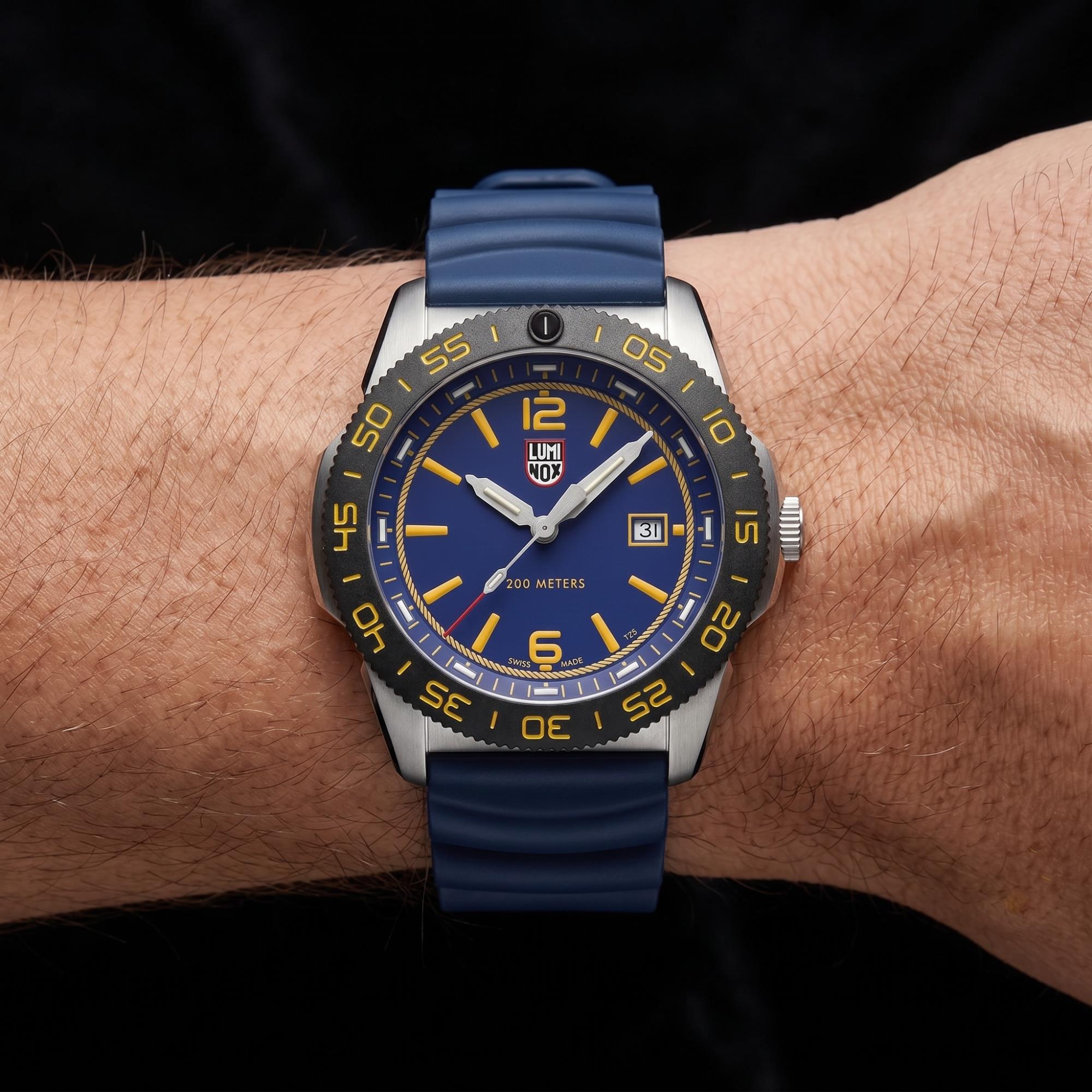 Luminox Pacific Diver FORCE BLUE 3120 Series 44mm Blue Dial Rubber Mens Quartz Watch XS.3125.FB
