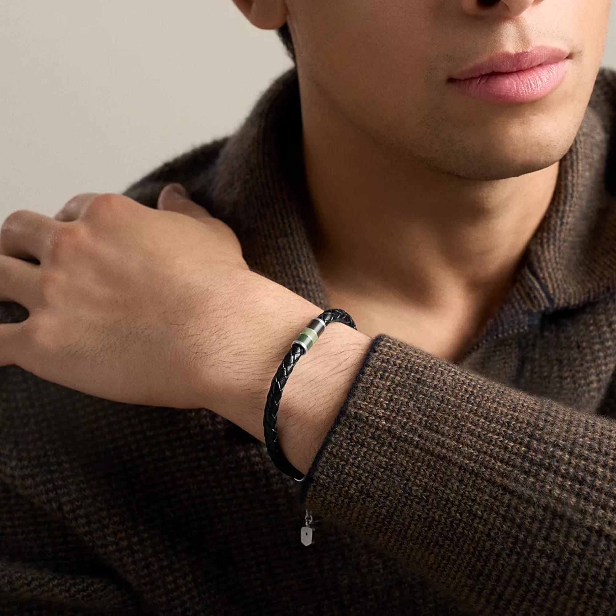 Fossil Everett Enamel Black Leather Station Mens Bracelet JF05024040