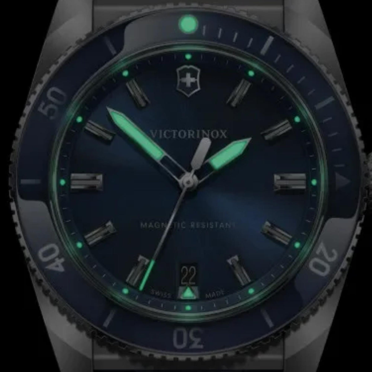 Victorinox Maverick 39mm Blue Dial Rubber Mens Quartz Watch 242094