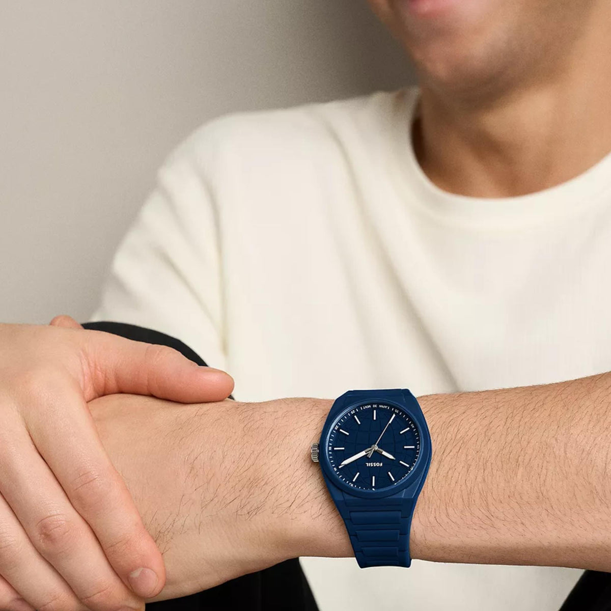 Fossil Everett 42mm Blue Dial Silicone Mens Quartz Watch FS6177