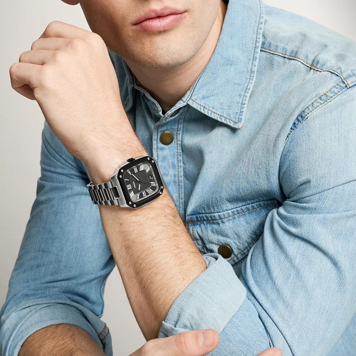 Fossil Crosby FS6122, a 42mm mens quartz watch on wrist