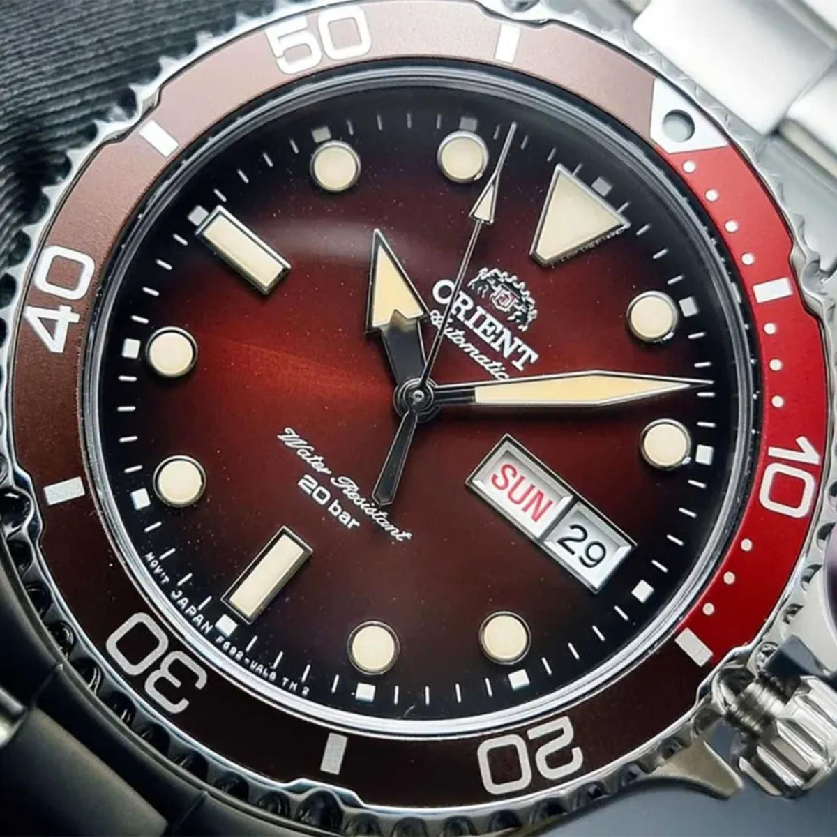 Orient Mako 'Kamasu' 42mm Red Dial Steel Mens Automatic Watch RA-AA0814R39B
