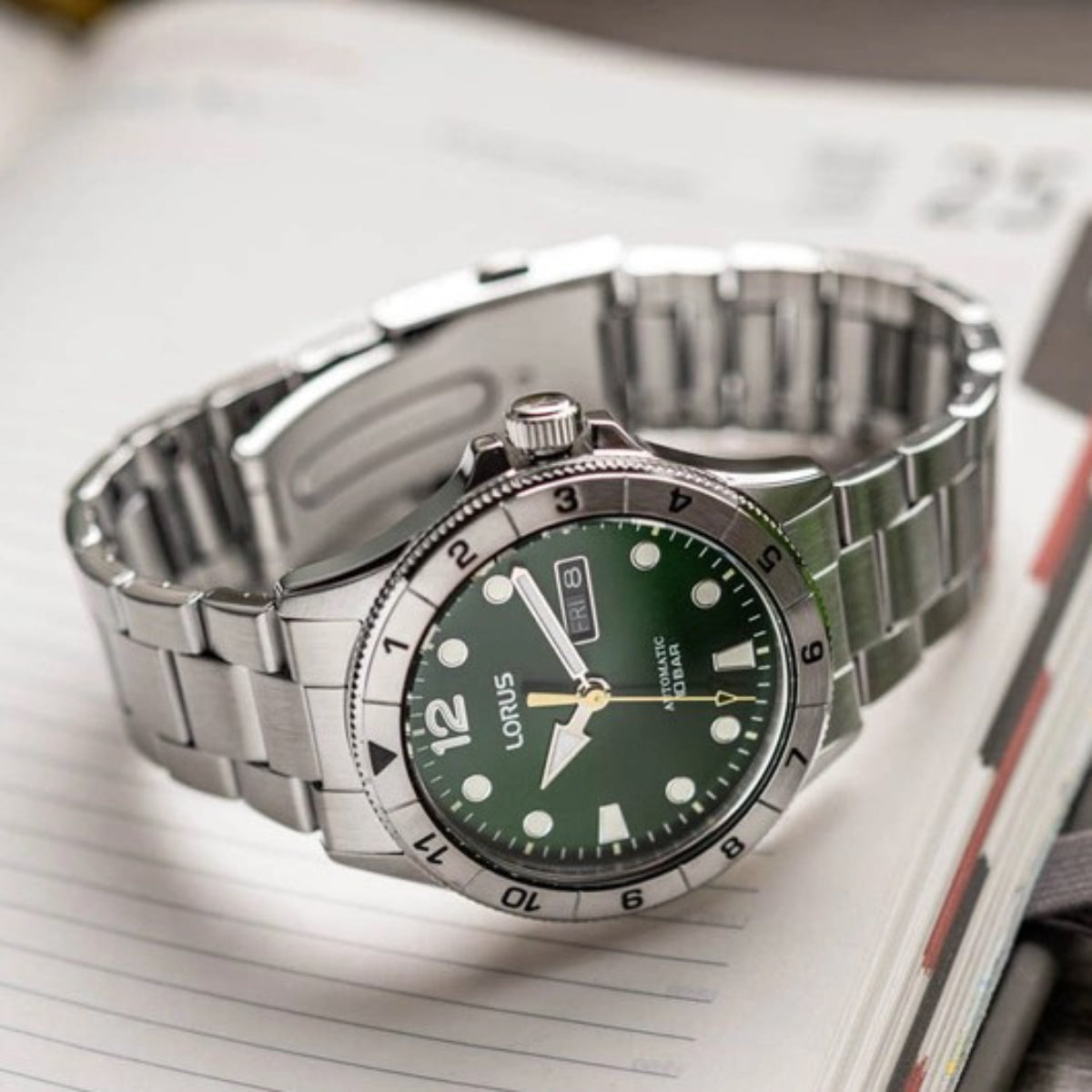 Lorus Sport Classic Green Sunray Dial Steel Strap Men's Watch RL463BX9