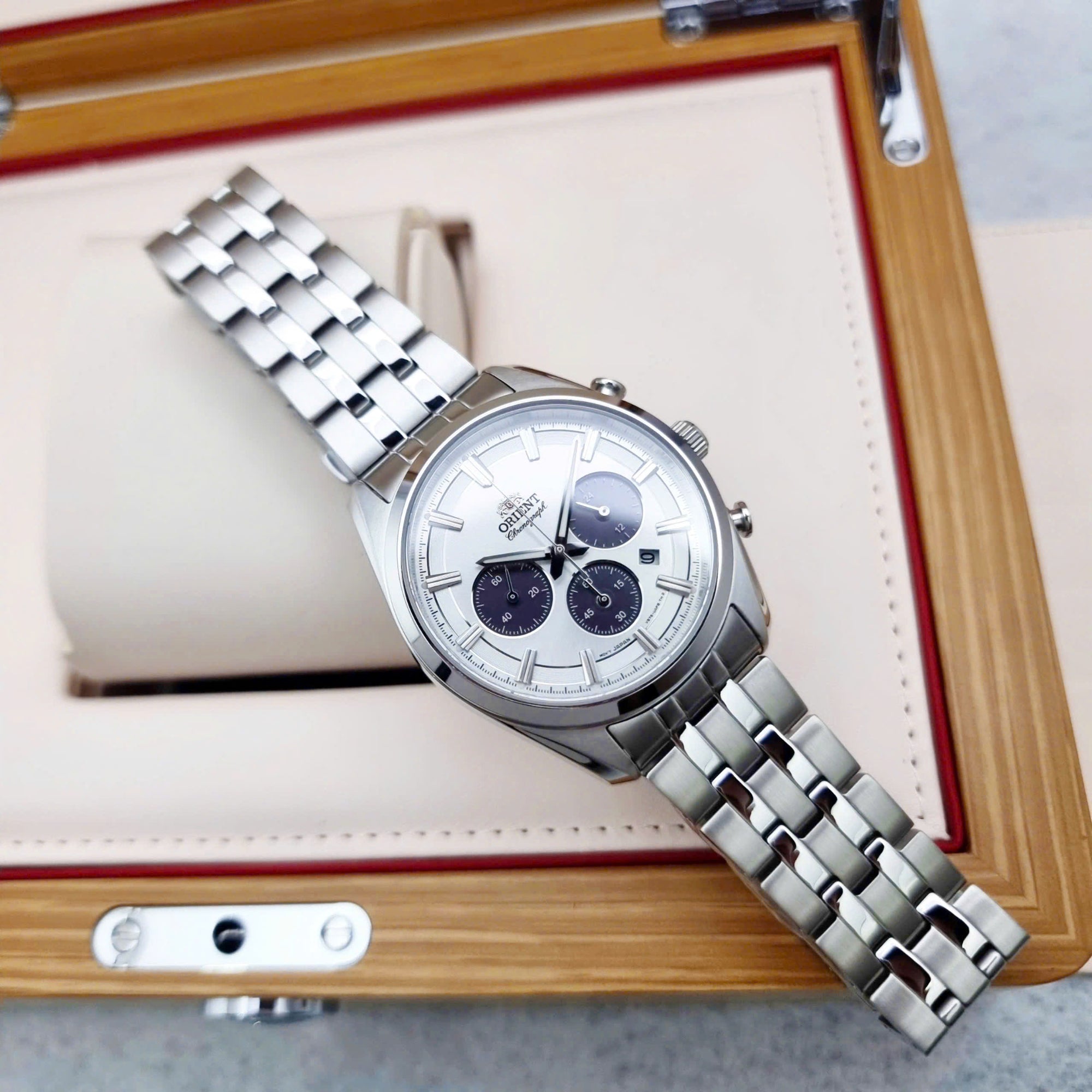 Orient Contemporary Stretto Date Solar Chronograph White Dial Steel Strap Men’s Watch RA-TX0305S10B